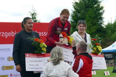 Im Diskuswerfen der Frauen sicherte sich Kristin Pudenz den Siegerpokal.