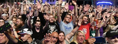 Das Konzert der Band Gestört aber geil am Samstagabend auf dem Obermarkt versetzte zahlreiche Zuschauer in Ekstase. 