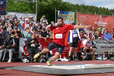 Platz 1 im Kugelstoßen der Männer ging an den Briten Scott Lincoln.