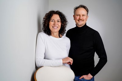 Silke Grotegut arbeitet als Karrierecoach. Zusammen mit Berater und KI-Experte Marcel Zimmermann hat sie ein Buch verfasst. 