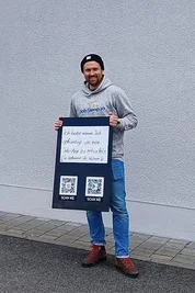 So fing es an: Als JobSwop.io noch kein Geld für Marketing hatte, stellte sich Firmenchef Felix Nawroth mit diesem Schild auf eine Jobmesse. 