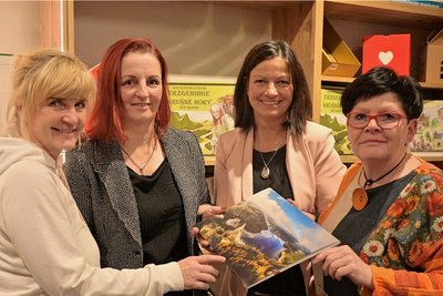 Katrin Bauer, Annett Benkert, Silke Dickescheid und Ines Weigel (von links) gehören zur GbR, die sich für den Gemeinschaftsladen "Regine" in Eibenstock gegründet hat. 