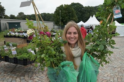 Sophie Puschner ging mit Rosenstöcken nach Hause.