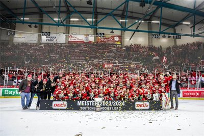 Die Eisbären Regensburg haben den Titel in der DEL 2 gewonnen. Damit bleibt Kassel in der DEL 2 und Augsburg in der DEL.