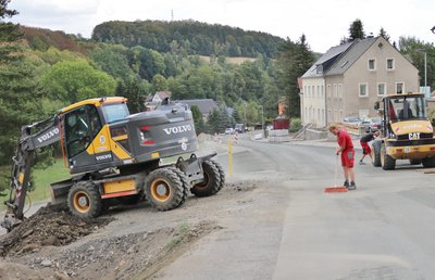 Die Straßenbauarbeiten am Höllberg im Leubsdorfer Ortsteil Schellenberg gehen in die Endphase.