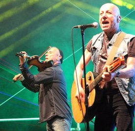 Die Band City hat an deutscher Rockmusikgeschichte mitgeschrieben - im Osten wie im Westen. Im August will die Kultband während ihrer Abschiedstour zum 50-jährigen Bestehen auf der Waldbühne in Schwarzenberg Station machen. Vor einigen Jahren begeisterte sie auch das Publikum zur Eibenstocker Sommernacht. 