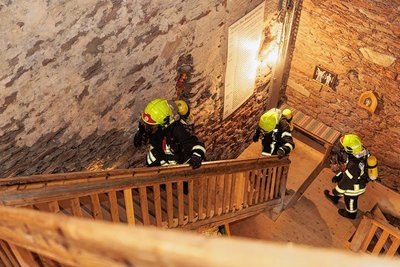 211 Stufen führen im Inneren des seit 500 Jahren bewohnten Turmes hinauf beziehungsweise hinunter. 