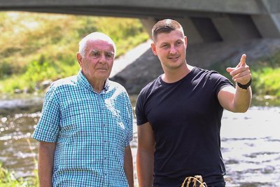 Geretteter und Retter: Marc Henschel (rechts) bewahrte Dieter Buchmann im Sommer vor dem Ertrinken.