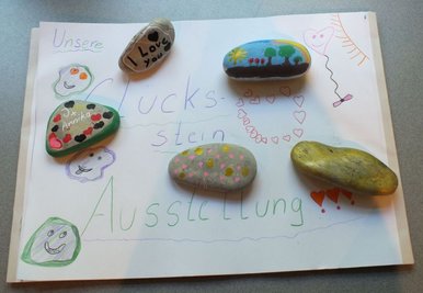 Jedes Kind konnte sich seinen eigenen Glücksstein gestalten.