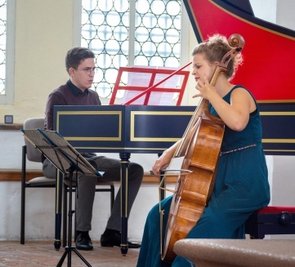 Alma Stolte und Florian Mauersberger begeisterten das Publikum in der Kirche.