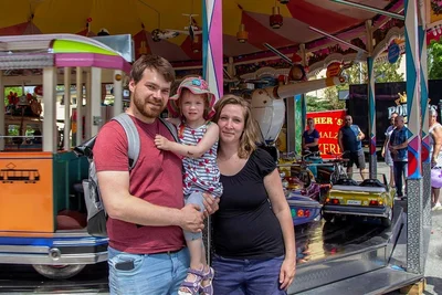 Tabea Lüpfert war am Samstag mit Tochter Luzie und Ehemann Oliver eigens aus Dresden gekommen. Ein Besuch auf der Kät ist für sie ein Muss. Die Preise spielen dabei eine untergeordnete Rolle. 