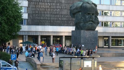 Rund 100 Menschen nahmen an der Kundgebung eines Ablegers der islamfeindlichen Pegida-Bewegung teil.