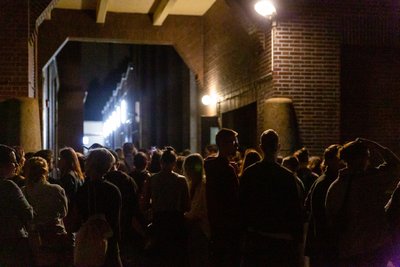 Auf Schlangen am Einlass der Chemnitzer Clubs, wie hier vorm „Atomino“, sollte man sich zu den kostenlosen Aftershow-Partys am Samstag einstellen.
