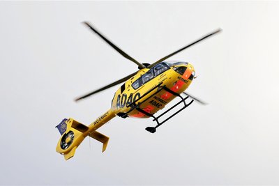 Ein Rettungshubschrauber - hier ein Symbolbild - war zur B 101 am Freiberger Häuersteig gerufen worden.