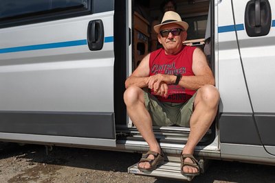 Reiner Kühnel aus Tucheim ist im Wohnmobil angereist. Früher fuhr er selbst Enduro-Rennen in Zschopau.