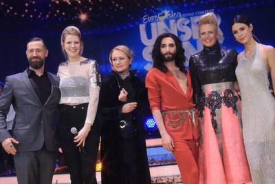 Bürger Lars Dietrich, Levina, Nicole, Conchita, Barbara Schöneberger und Lena bei "Unser Song 2017".