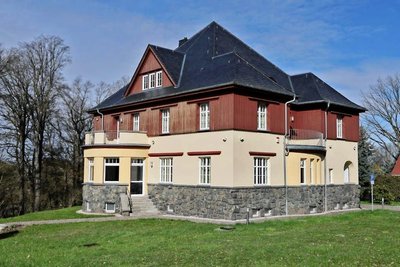 Die "Villa Richter" wurde als Wohnhaus gebaut. Seit 2016 wird sie als Galerie genutzt. 