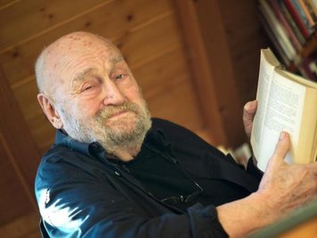 Rolf Hoppe.