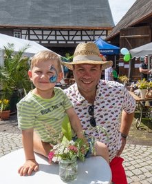 Georg Scheffler, mit Sohn Gustav hat auf dem Hof die Regie.