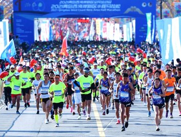 Rund 8000 Teilnehmer starteten beim Qingdao West Coast Halbmarathon, auch Ronny Zschirpe. 