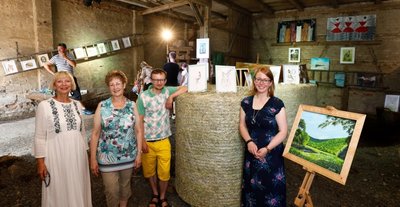 Kathrin Hahn, Christina Knoblauch, Ingo Pfefferkorn und Anne-Catherine Zajonz stellten in der Scheune aus. Zu sehen gab es nahezu alles von Landschaftsmalerei bis hin zu abstrakten Formen. 