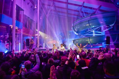 Ausgelassene Stimmung beim Konzert.