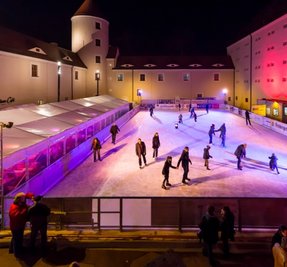 Bleibt heute geschlossen: die Eisbahn im Hof von Schloss Freudenstein.