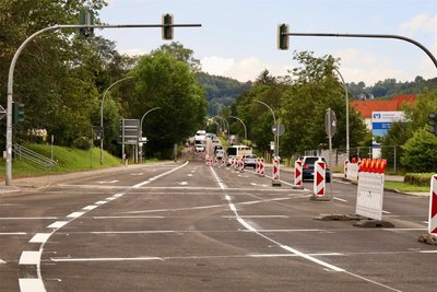 Ein Bild vom Dienstag: Die zuletzt gesperrte Fahrbahn der B 169 stadtauswärts war in den vergangenen Tagen erneuert worden.