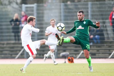 Mike Könnecke (Zwickau, links) gegen Marc-Andre Kruska (Bremen)