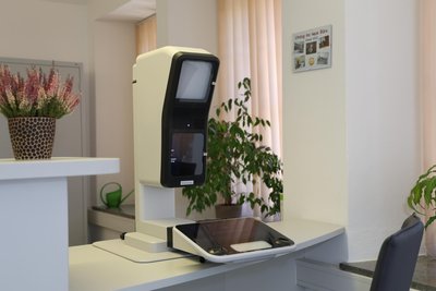 Mit einer solchen Fotobox, wie hier in Gelenau, ist es möglich, die Passbilder direkt im Meldeamt anzufertigen.