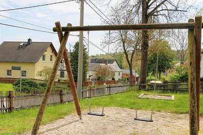 Nur die Schaukel bleibt auf dem Krebeser Spielplatz. Sonst wird alles neu.