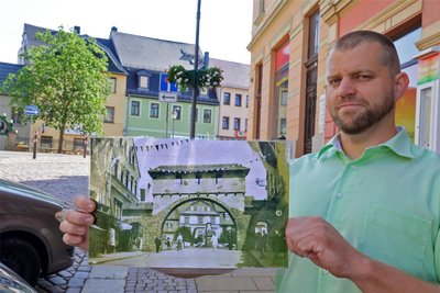 Torsten Eismann hat für das Meeraner Bündnis den Nachbau des Stadttores organisiert.