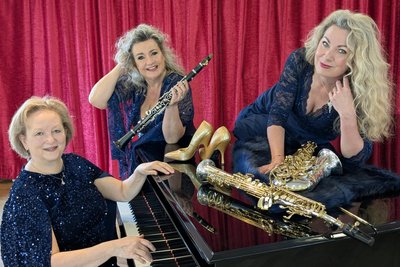 Das Trio Stiletto spielt zum musikalischen Kaffeeklatsch in Hainichen.