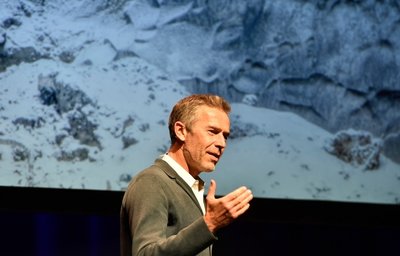 Der bekannte TV-Moderator Dirk Steffens war am Samstag im König-Albert-Theater Bad Elster zu Gast. 