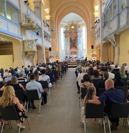 Bei den beiden Jugendweihe-Veranstaltungen am Samstag in der Nikolaikirche hat OB Sven Krüger die Rede gehalten.