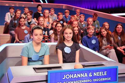 Johanna und Neele aus der 7c vom Bertolt-Brecht-Gymnasium in Schwarzenberg. Die Schulklasse erhielt bei der Abstimmung zum „Erzgebirger des Jahres 2023“ das zweitbeste Ergebnis.