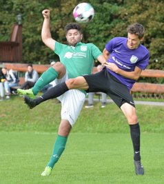 Prima Einstand: Neuzugang Rostam Geso (l.) gelang gegen Empor Possendorf bei seinem ersten Startelfeinsatz gleich ein Doppelpack. 