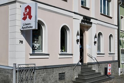 Die Löwen-Apotheke in Neustädtel bleibt am Montag geschlossen.