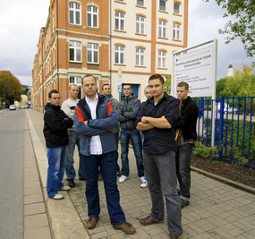 Unterrichtet werden die Fachschüler um Marcel Heinz (vorn links) und Christoph Jendrich (r.) derzeit nicht. Sie wollen kämpfen. 