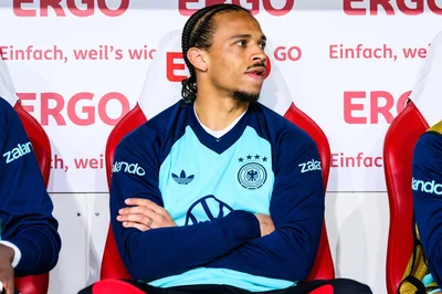 Für Leroy Sané, hier auf der Ersatzbank gegen Finnland, könnten sich die WM-Aussichten schlagartig verändern. (Archivbild)