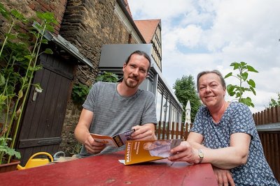 Ute Gotter und Christian Dressel im Malzhaus-Biergarten. Der Plauener tritt in ihre Fußstapfen. 