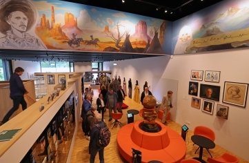 Blick in den Ausstellungsraum des Anbaus, der bei den ersten Besuchern gut ankam. 