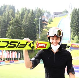 Terence Weber vom SSV Geyer ist sicherlich einer, dem die Herzen auf seiner Heimschanze in Oberwiesenthal zufliegen. 