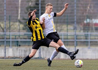 Lukas Pietsch (l.) lief die BSC-Abwehr früh an, konnte Julius Christopher Otto aber zu selten in die Bredouille bringen. 