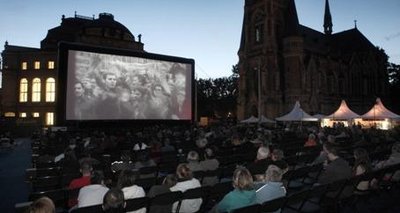 Die "Filmnächte auf dem Theaterplatz" werden nach ihrer Premiere 2011 auch in diesem Sommer wieder stattfinden.