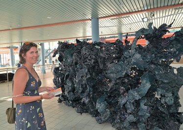 Rosa-Laura Czys aus Limbach-Oberfrohna, die das Erzgebirgsbad aus ihrer Kindheit kennt, hat sich in der Ausstellung umgeschaut und findet es spannend.