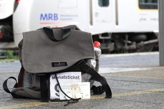 9-Euro-Ticket: Was Kunden wissen sollten - Für nur 9 Euro im Monat auf große Fahrt gehen, zum Beispiel mit den Zügen der Mitteldeutschen Regiobahn (MRB) - das ist im Juni, Juli und August möglich.