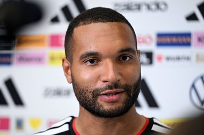 Jonatha Tag spricht im DFB-Quartier. 