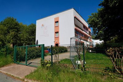 Der „Mischka“ ist die größte städtische Kita in Auerbach. Die ursprünglich 240 Plätze wurden aktuell auf 195 reduziert. 2026 sollen es nur noch 180 sein.