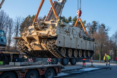 Der Panzer der US Army wiegt rund 63 Tonnen.